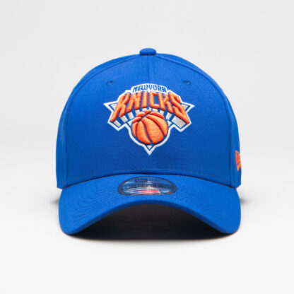 New Era vyvinula túto šiltovku pre všetkých fanúšikov tímu New York Knicks. Jazýček v zadnej časti umožňuje dokonalé nastavenie.