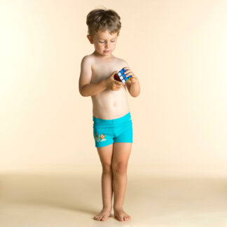 Náš tím vytvoril boxerkové plavky pre chlapcov na plávanie v bazéne či na prírodných vodných plochách.