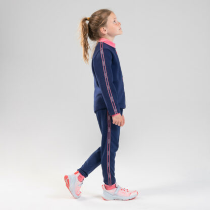 Technicky prepracované a hrejivé nohavice budú sprevádzať všetky športové aktivity vášho dieťaťa v škole aj vo voľnom čase.